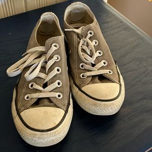 Grey women’s converse size 6
